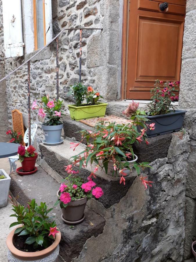Le Refuge Des Alpes Mancelles Apartamento Fresnay-sur-Sarthe Exterior foto